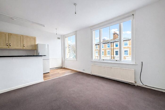 1 Bedroom Flat For Sale In Limes Grove, Lewisham, London, SE13