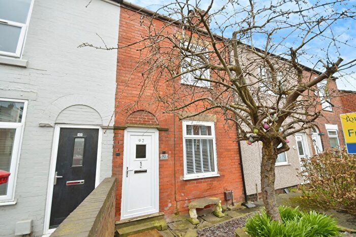 2 Bedroom End Terrace House For Sale In Derby Road, Chesterfield, Derbyshire, S40