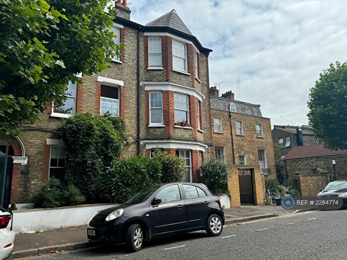 2 Bedroom Flat To Rent In Stoke Newington, London, N16