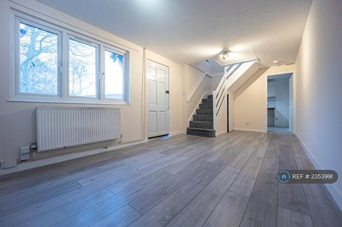 2 Bedroom End Of Terrace House To Rent In Hampstead Close, London, SE28