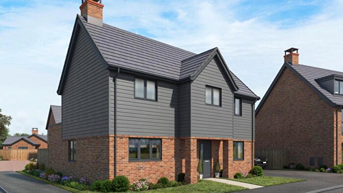 3 Bedroom Detached House For Sale In Tawny Owl Way, Chichester, PO18