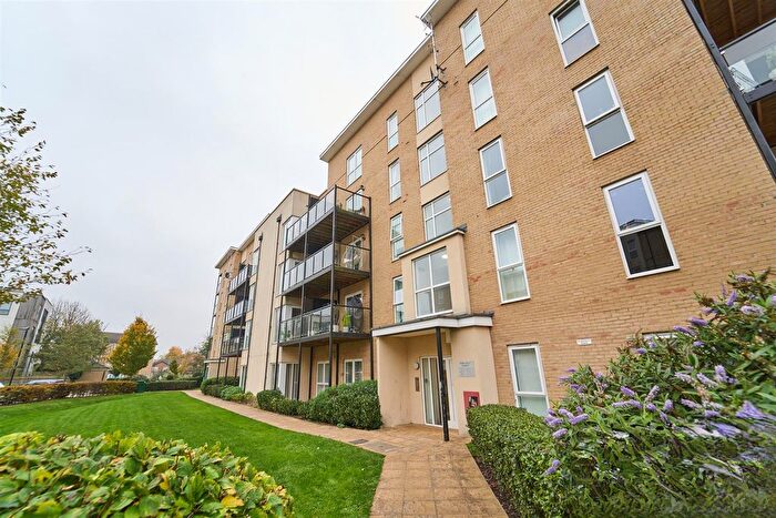 1 Bedroom Flat For Sale In Hunting Place, Hounslow, TW5