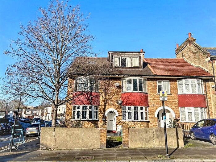 2 Bedroom Maisonette For Sale In Barking Road, London, E13