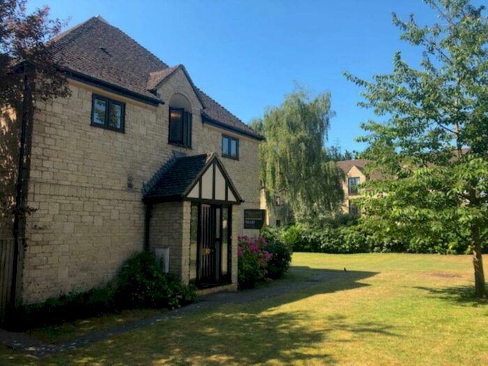 2 Bedroom Flat To Rent In Beech Gate, Witney, OX28