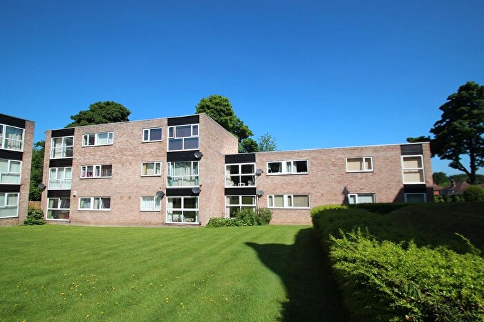 2 Bedroom Flat To Rent In Wood Close, Leeds, West Yorkshire, Uk, LS7