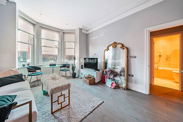 1 Bedroom Flat To Rent In Twyford Avenue, London, W3