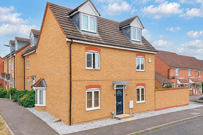 4 Bedroom End Of Terrace House For Sale In Gibson Drive, Leighton Buzzard, LU7