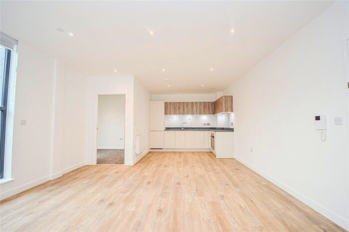 1 Bedroom Flat To Rent In North Star House, Town Centre, Swindon, Wiltshire, SN2