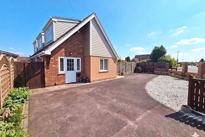 4 Bedroom Detached House To Rent In Hunts Pond Road, Park Gate, Southampton, SO31