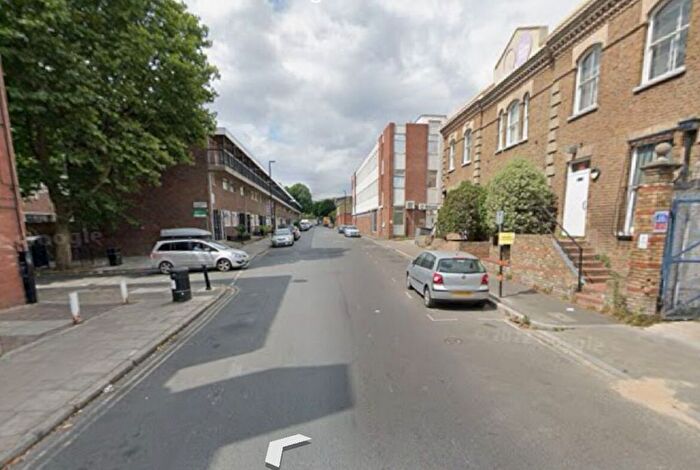 4 Bedroom Flat To Rent In Caledonian Road, London, N7