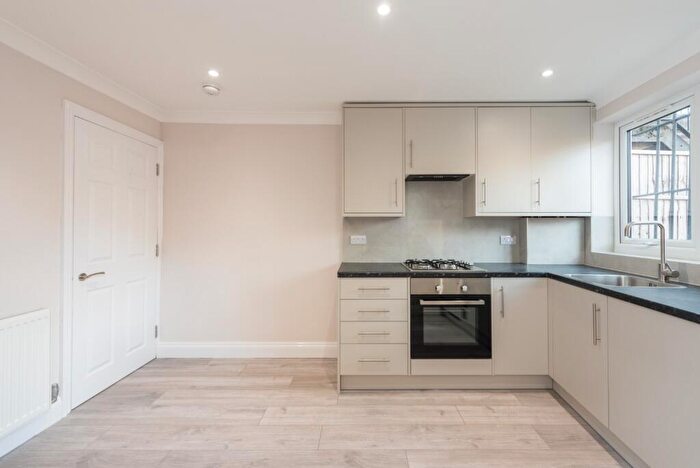 1 Bedroom Flat For Sale In High Road Leytonstone, London, E11