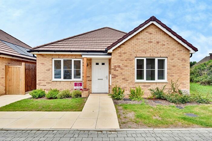 2 Bedroom Detached Bungalow For Sale In Chestnut Grove, Borden, Sittingbourne, ME9