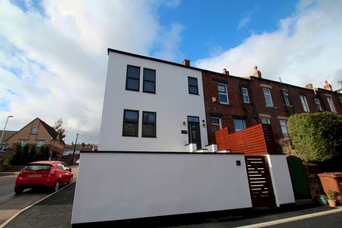 3 Bedroom Duplex To Rent In Roundhay Crescent, Chapel Allerton, Leeds, LS8