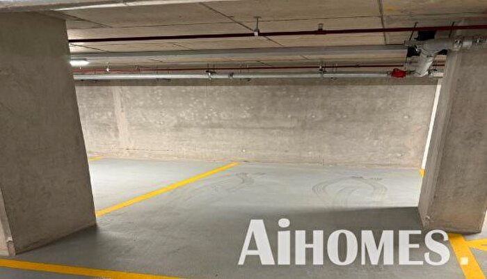 Garage / Parking To Rent In Elizabeth Tower, Chester Road, Manchester, M15