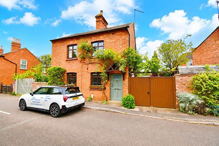 3 Bedroom Cottage To Rent In Yew Tree Lane, Spratton, Northamptonshire, NN6