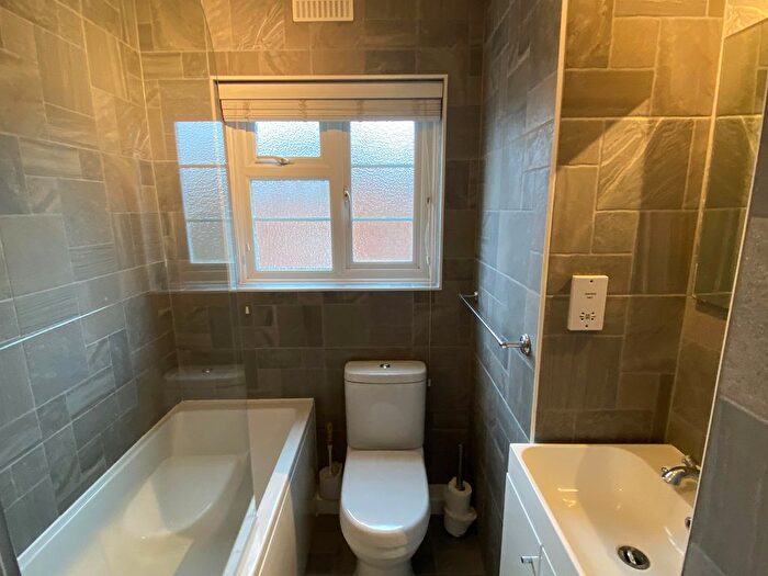 1 Bedroom Flat To Rent In Dorrick Court, Archers Road, Southampton, SO15