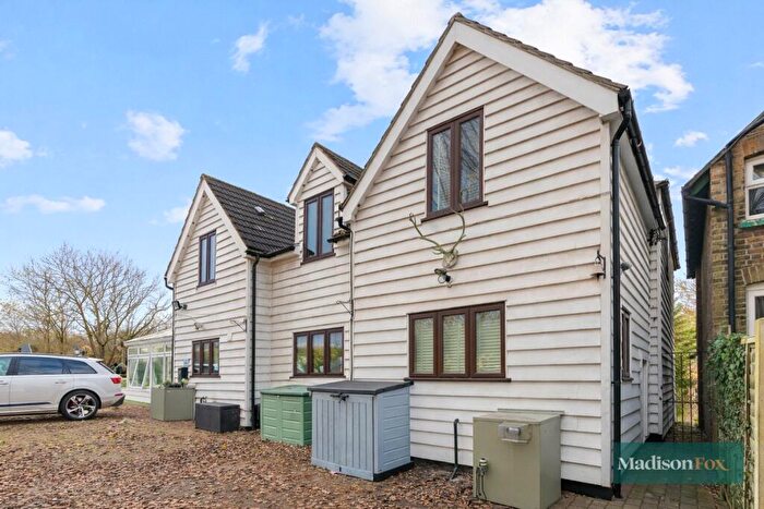 2 Bedroom End Of Terrace House To Rent In Gravel Lane, Chigwell, Essex, IG7