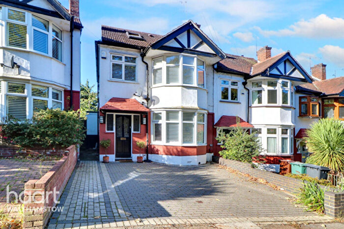 4 Bedroom Semi-Detached House For Sale In Beacontree Avenue, Walthamstow, E17