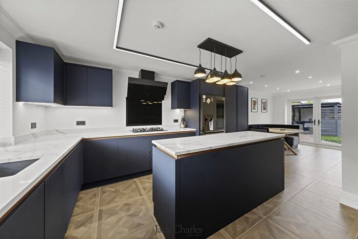 4 Bedroom Semi-Detached House For Sale In Kiln Way, Paddock Wood, Tonbridge, TN12