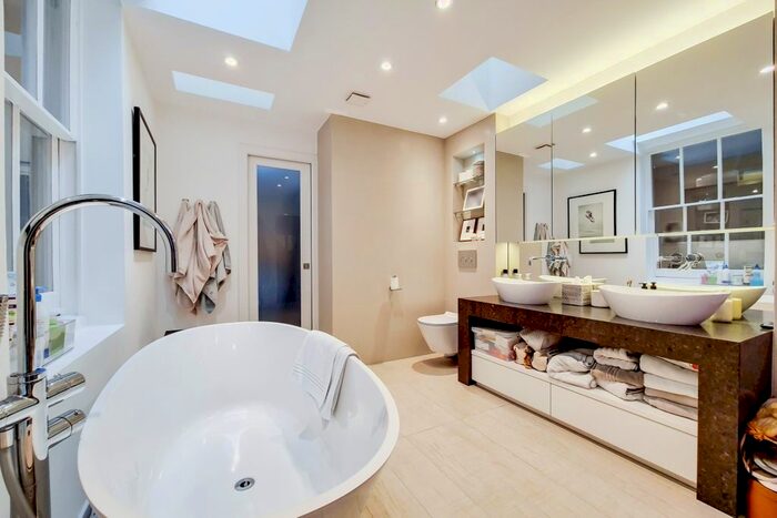 3 Bedroom Flat For Sale In Cromwell Place, SW7