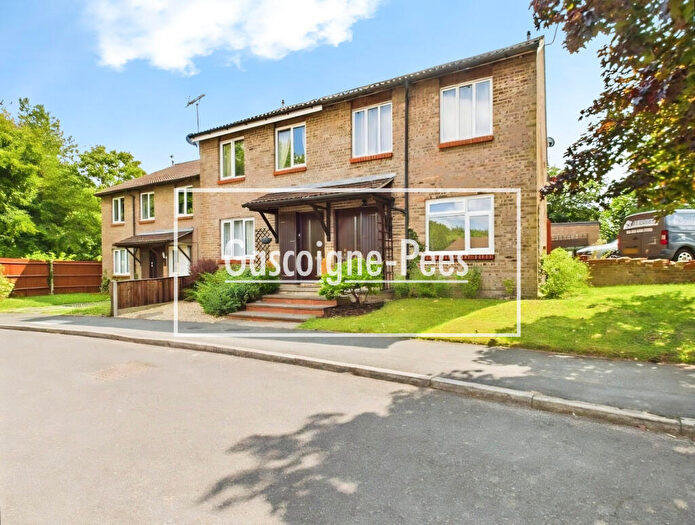 1 Bedroom House To Rent In Black Dam, RG21