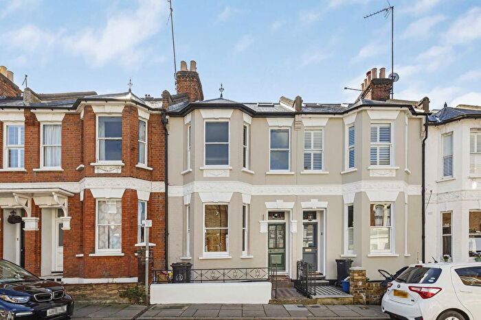 3 Bedroom Property To Rent In The Vineyard, Richmond, TW10