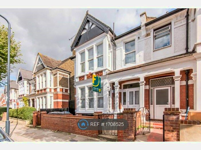 2 Bedroom Flat To Rent In Harlesden Gardens, London, NW10