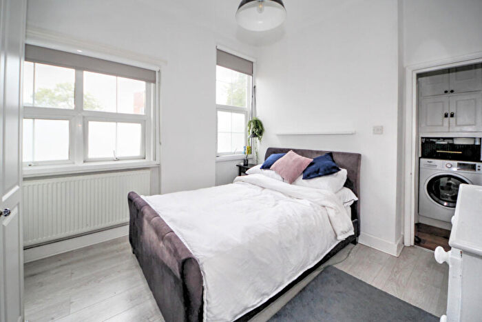 1 Bedroom Flat To Rent In High Road, Whetstone, N20
