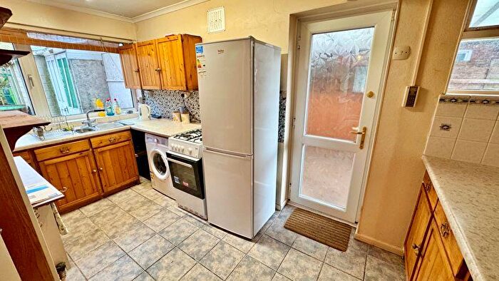 2 Bedroom Detached House For Sale In Hollywell Road, Lincoln, LN5