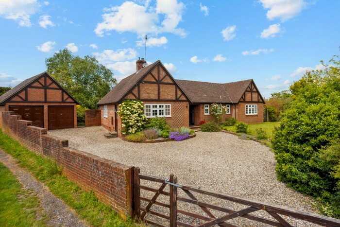 4 Bedroom Detached Bungalow For Sale In Forge Close, Kintbury, Berkshire, RG17