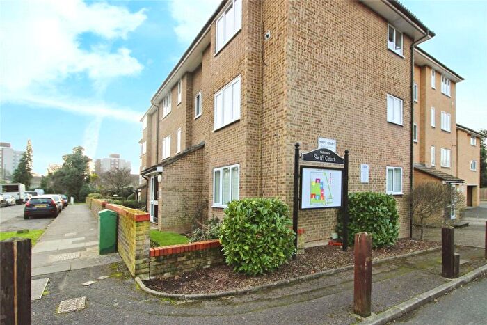 Flat To Rent In Westmoreland Drive, Sutton, SM2