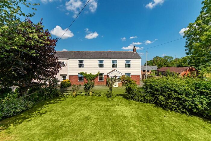 5 Bedroom Semi-Detached House For Sale In Eland Hall Farm North, Ponteland, NE20