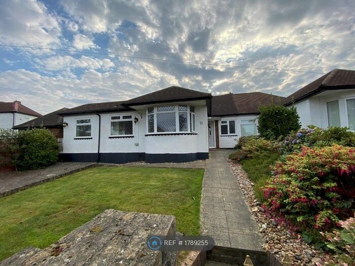 3 Bedroom Bungalow To Rent In Jersey Drive, Orpington, BR5