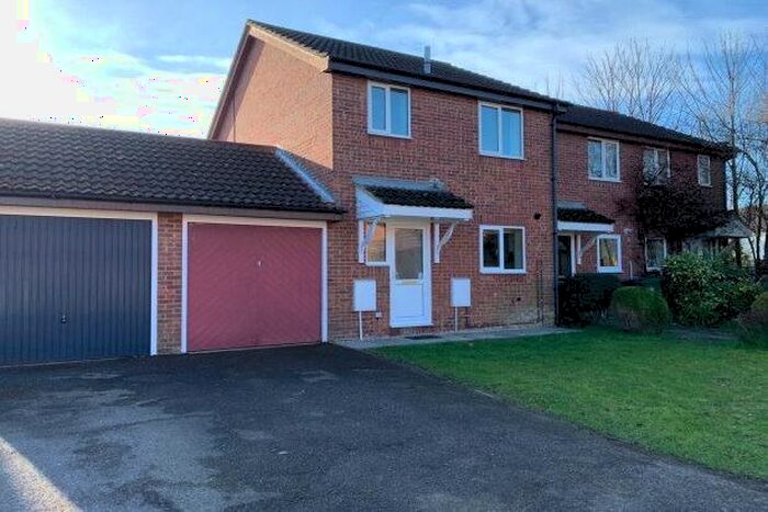 3 Bedroom End Of Terrace House To Rent In Violet Close, Cambridge, CB1