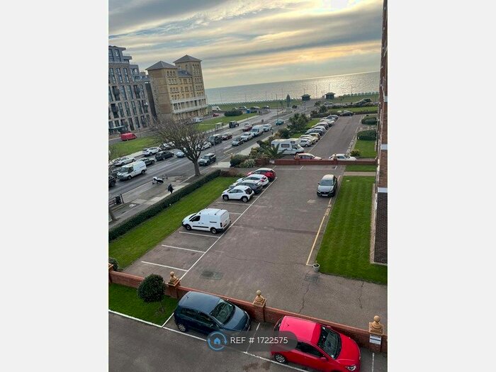 2 Bedroom Flat To Rent In Victoria Court, Hove, BN3