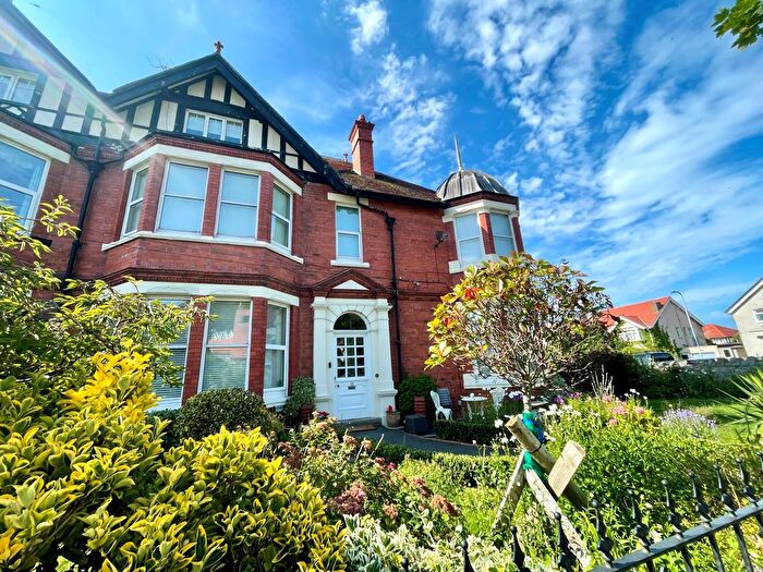 2 Bedroom Flat To Rent In Roumania Drive, Llandudno, LL30