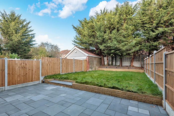 5 Bedroom House To Rent In North Chingford, E4