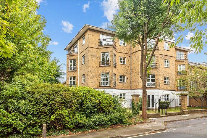 2 Bedroom Flat To Rent In Milton Court, Chesterton Close, London, SW18