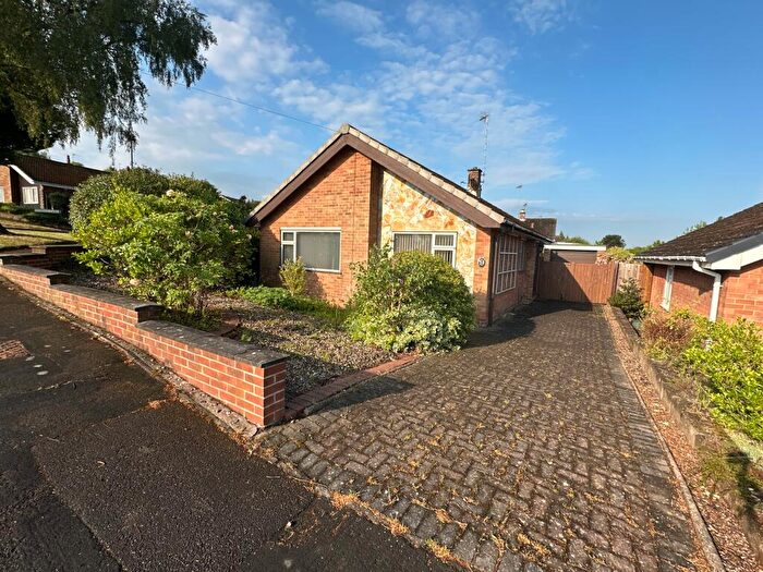 3 Bedroom Detached Bungalow For Sale In Hillsdale Road, Winshill, Burton-on-Trent, DE15