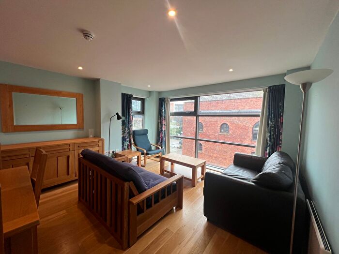 2 Bedroom Flat To Rent In Castlegate, Chester Road, Manchester, M15