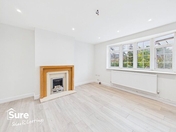 3 Bedroom Semi-Detached House To Rent In Lalleford Road, Luton, Bedfordshire, LU2