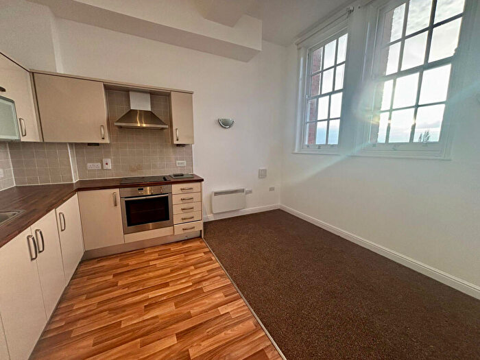 2 Bedroom Flat To Rent In College Gate, Salisbury Close, CW2