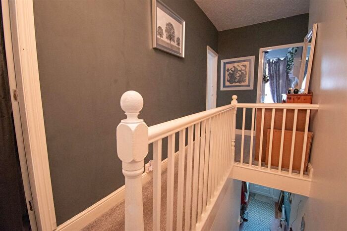 3 Bedroom Terraced House For Sale In Wall Street, Ripley, DE5