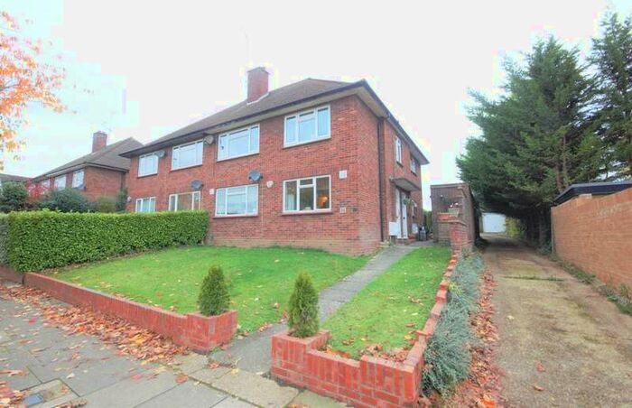 2 Bedroom Ground Maisonette Flat To Rent In Chamberlain Way, Pinner, HA5