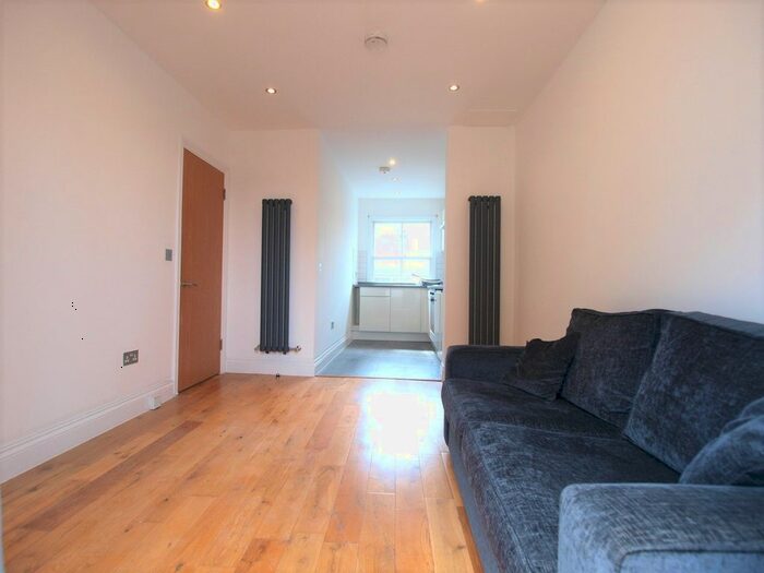 4 Bedroom Flat To Rent In Chapel Market, Islington, N1