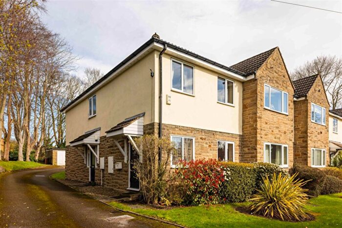 2 Bedroom Apartment For Sale In The Fairway, Alwoodley, LS17