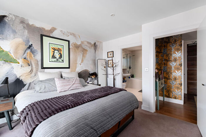 2 Bedroom Flat For Sale In Handley Drive, London, SE3