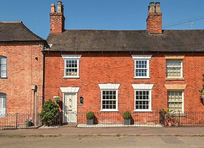 4 Bedroom Character Property For Sale In St Marys Cottage, Sudbury Road, Yoxall, DE13