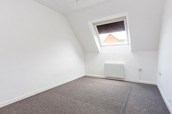 1 Bedroom Flat To Rent In Highgrove Court, Rushden, NN10