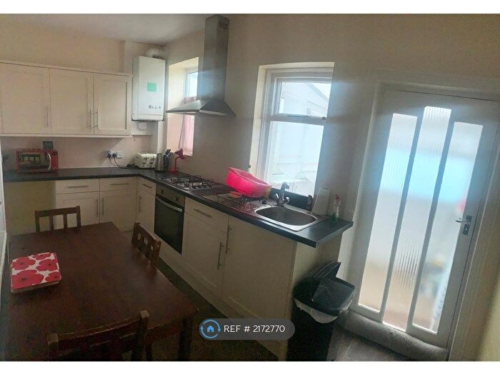 3 Bedroom Terraced House To Rent In Moorside Road, Bradford, BD2